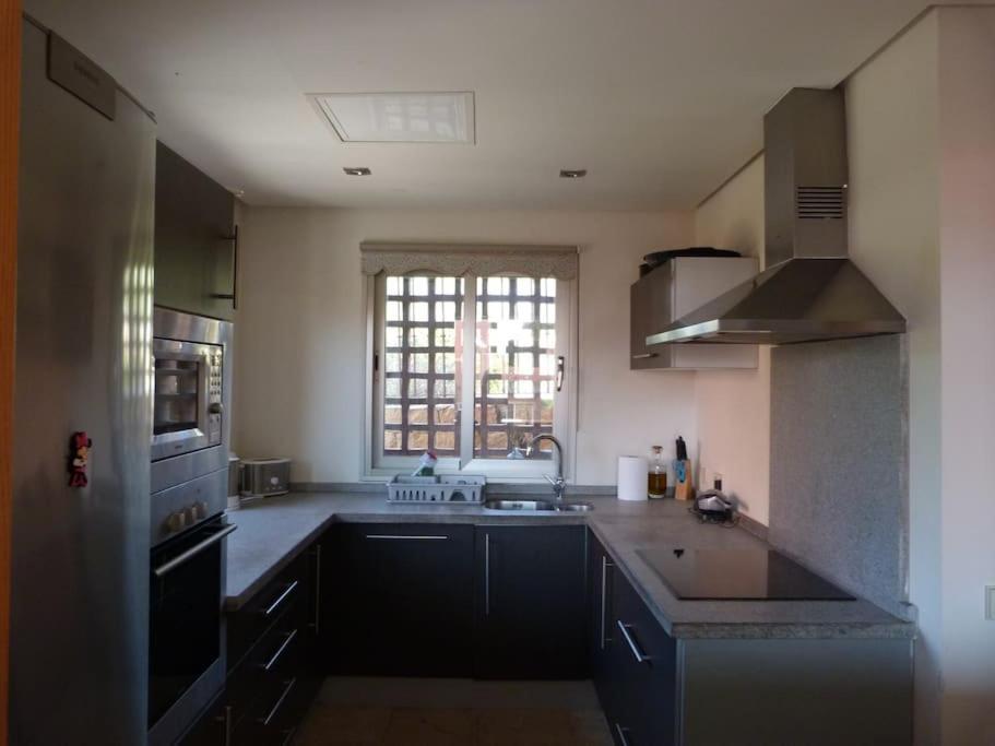 Villa Luxurious Townhouse With Sea Views Manilva Esterno foto